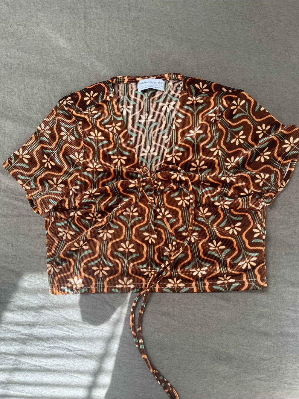 Urban Outfitters Brown Green Gold Patterned Tie-Front Crop Top - Picture 5 of 7